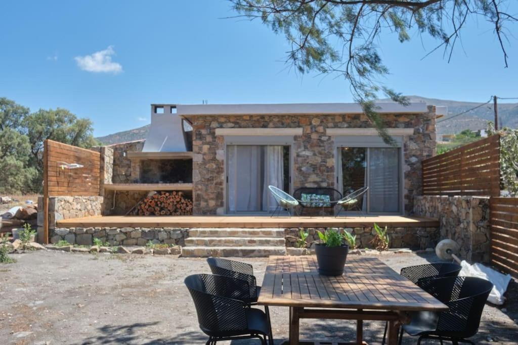 Mekia'S Beach House Livadia  Exterior photo